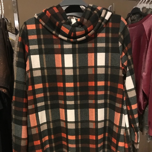 New! Checkered Lightweight Cowl-Neck SO SOFT!!!! - Picture 5 of 5